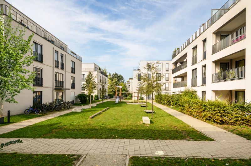 Courtyard Pavement Service